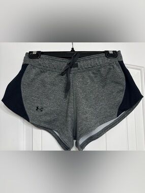 Under Armor fitted short size small